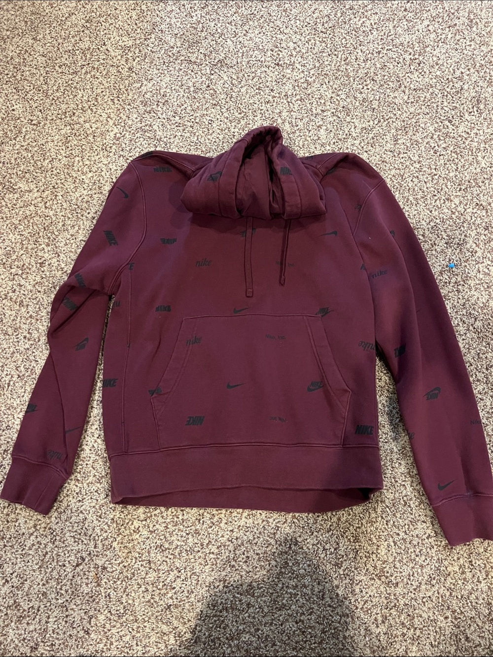 Nike hoodie size medium